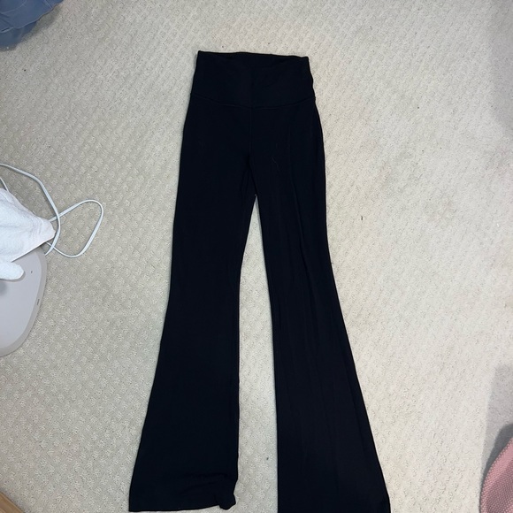 Lululemon super high rise flare groove pant size 6 - Picture 2 of 2
